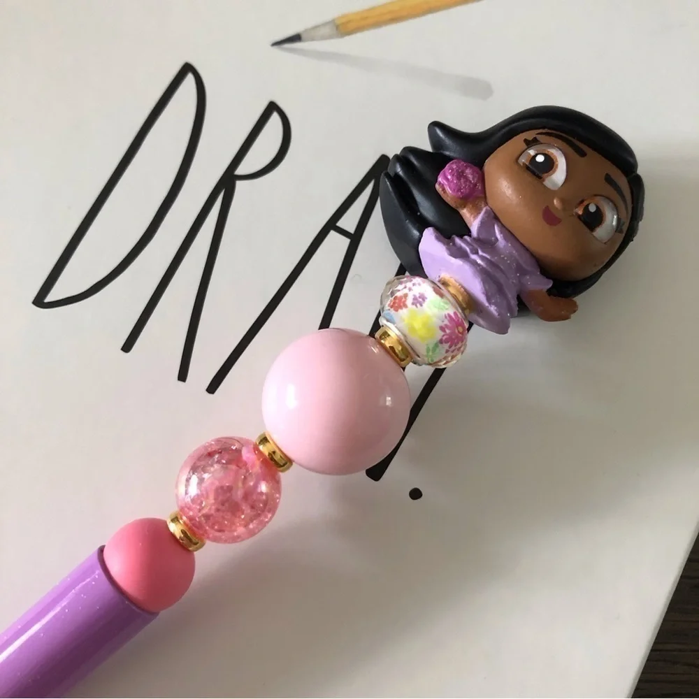 Disney Doorables: Encanto: Isabela handmade beaded pen